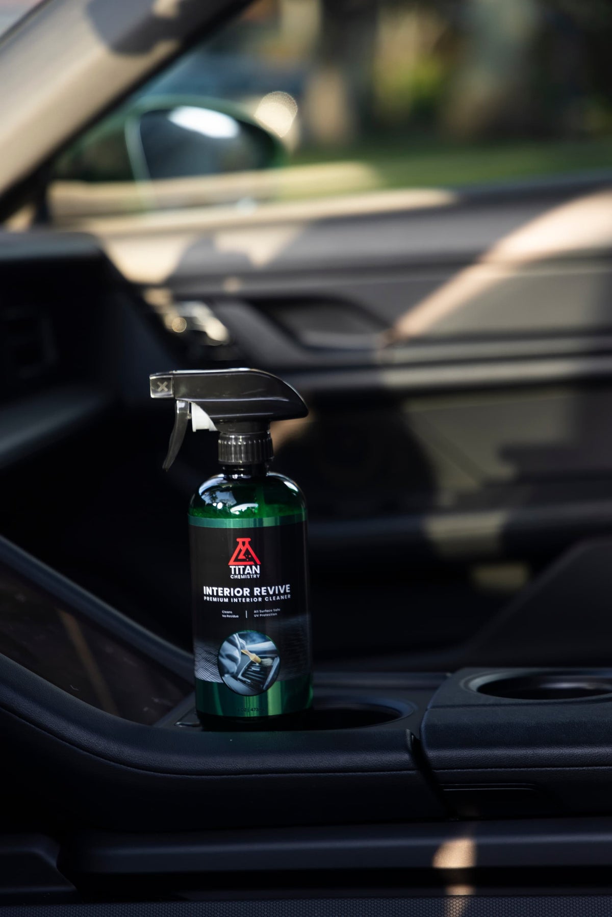 How Dealerships Usually Clean a Car Interior How Dealerships Usually Clean a Car Interior